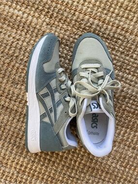 ASICS Sneakers